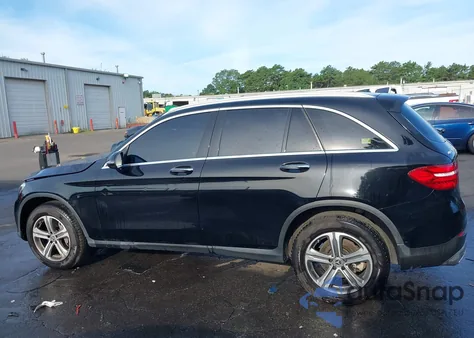 2019 Mercedes-Benz Glc 300 4Matic z USA, uszkodzony, nr VIN WDC0G4KB9KF671615